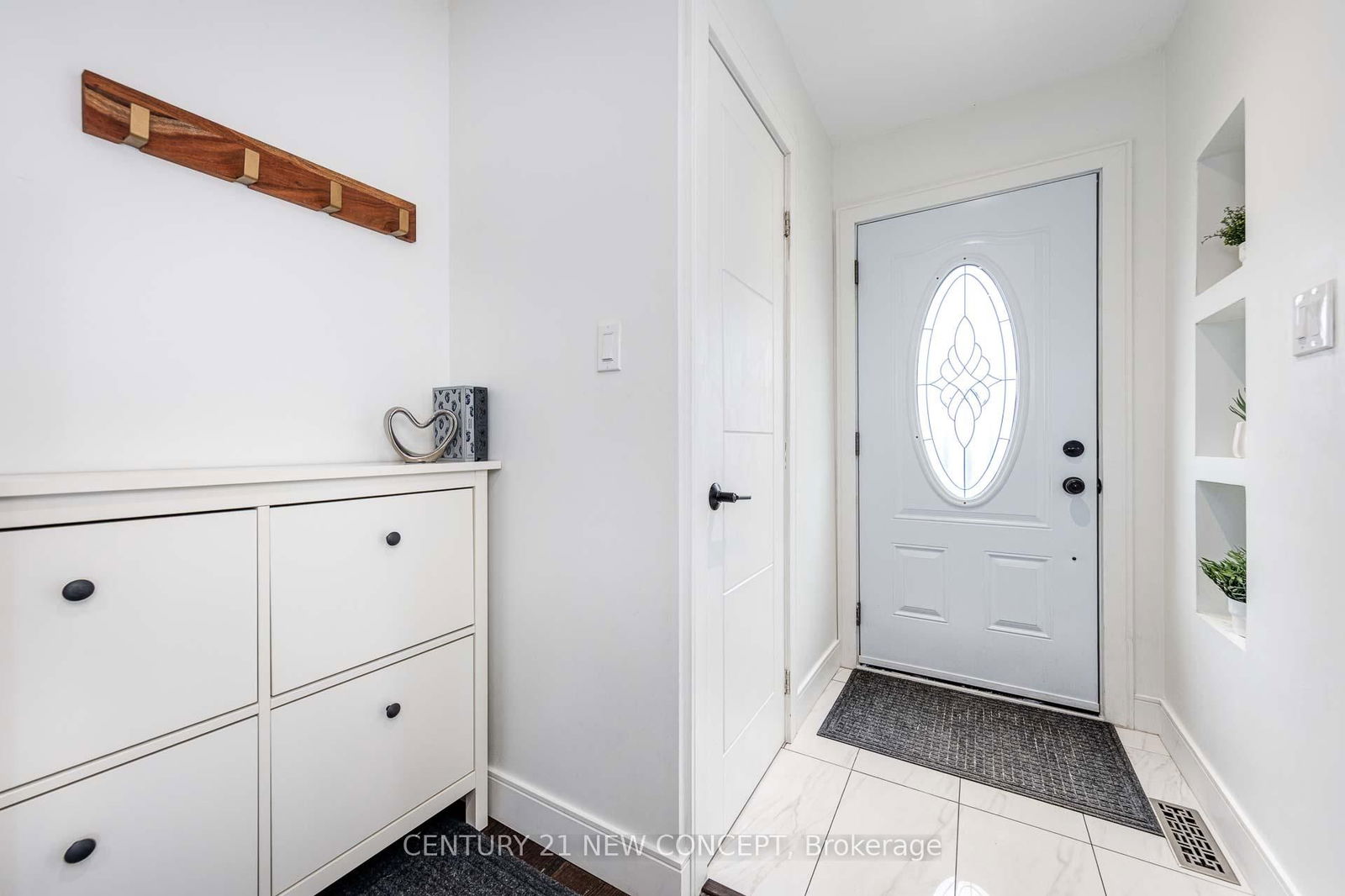 Townhouse for sale at 139 Avenue Road, Richmond Hill, North Richvale, L4C 4Z6 - MLS: N12112137