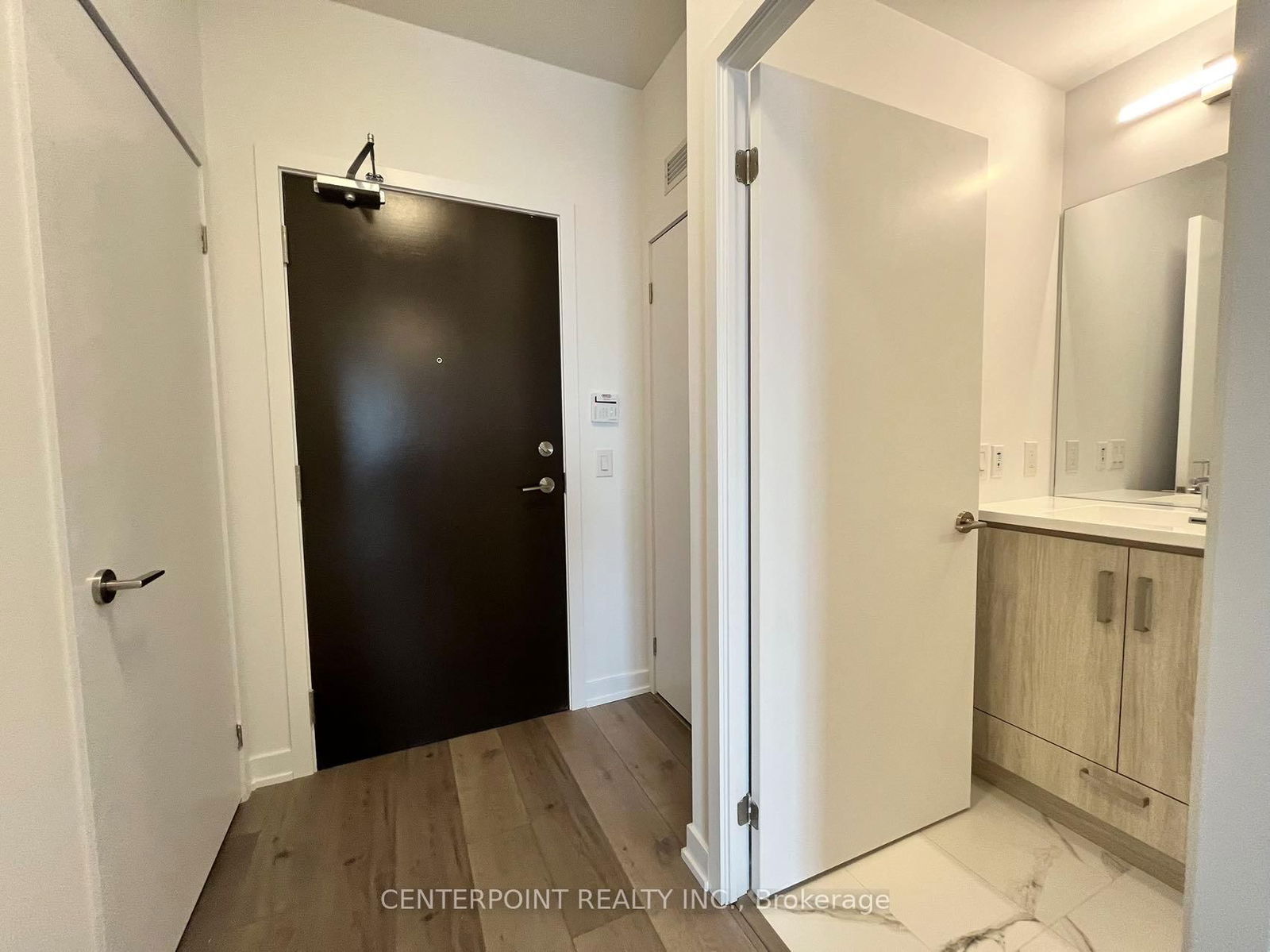 Condo for lease at 810-38 Honeycrisp Crescent, Vaughan, Vaughan Corporate Centre, L4K 0M8 - MLS: N12112179