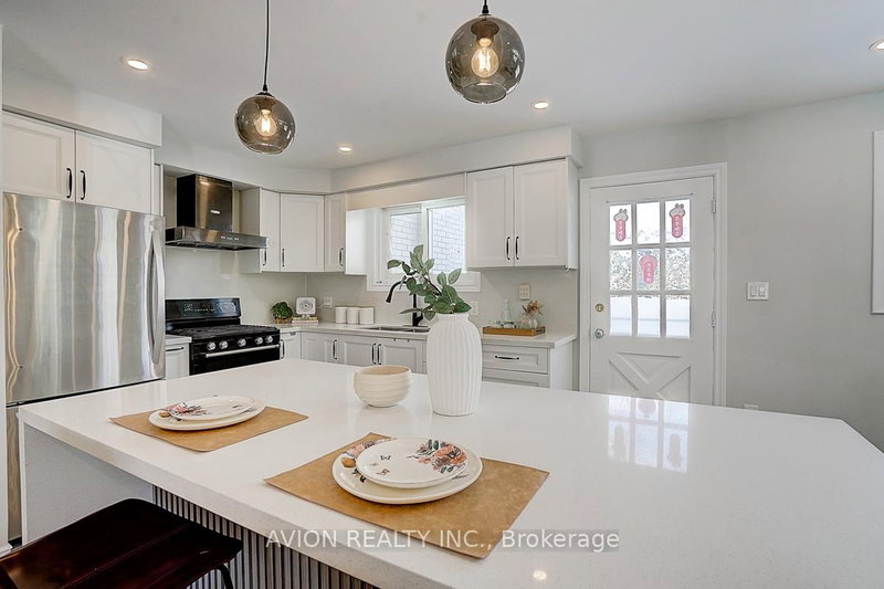 24 Drakefield Rd, Markham, L3P 1G5 | Image 3