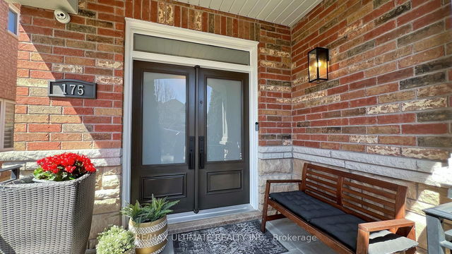 175 Stark Crescent