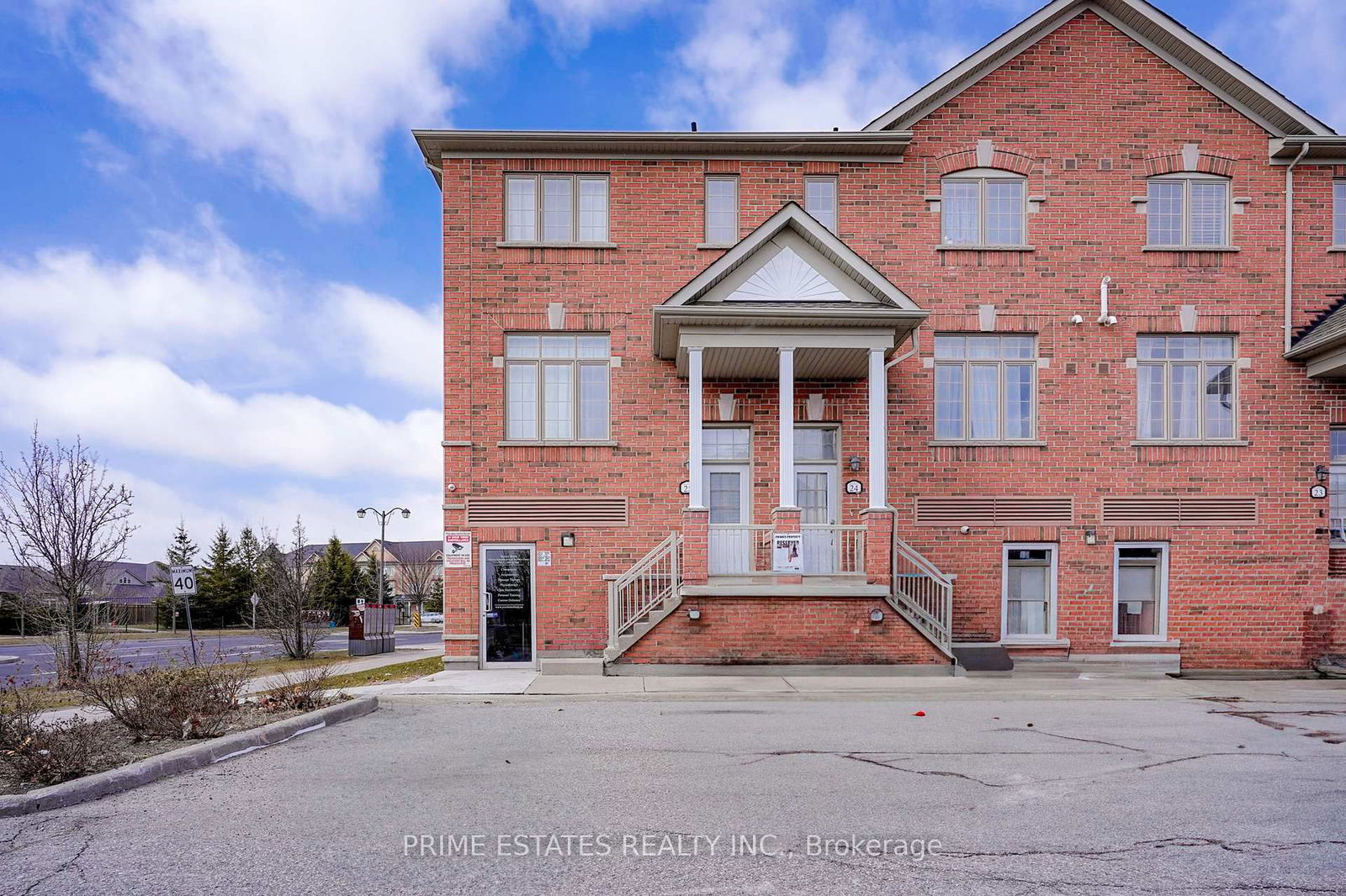 Townhouse for sale at 25-50 Greensborough Villag Circle, Markham, Greensborough, L6E 0C7 - MLS: N12112693