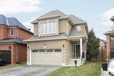 374 Mcbride Cres, Newmarket - Summerhill Estates image-0-1