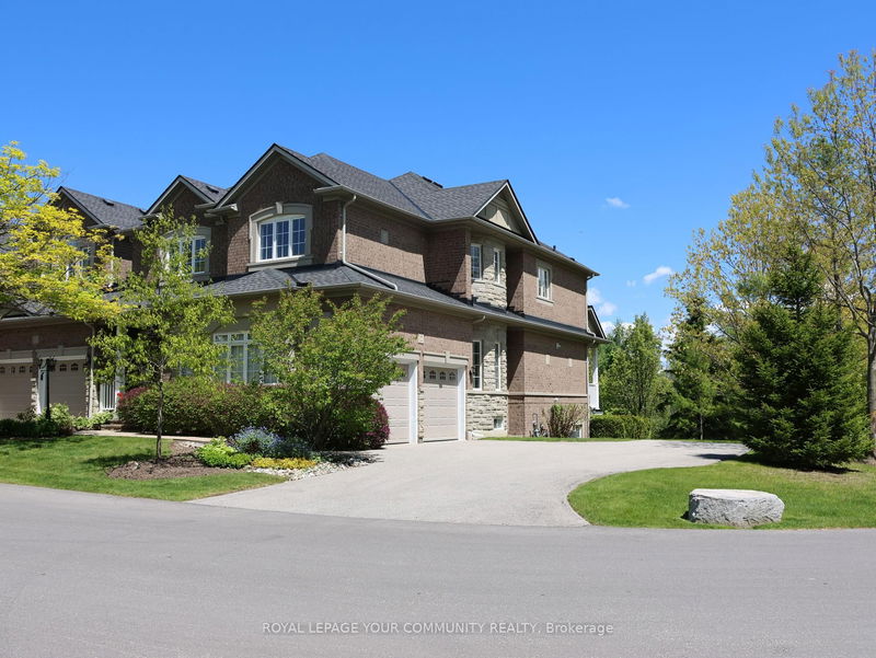 2 Stonecliffe Cres, Aurora - Aurora Estates image-0-0