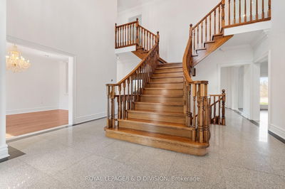19 Logan Crt, Whitchurch-Stouffville - Rural Whitchurch-Stouffville image-0-2
