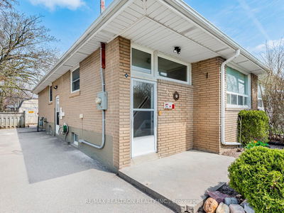 160 Longford Dr, Newmarket - Bristol-London image-0-2