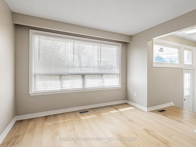 160 Longford Dr, Newmarket - Bristol-London image-0-3