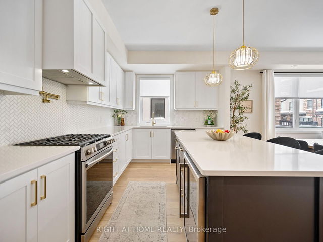 8-50 Baynes Way