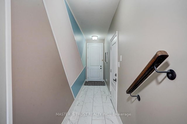 10 Creekvalley Lane