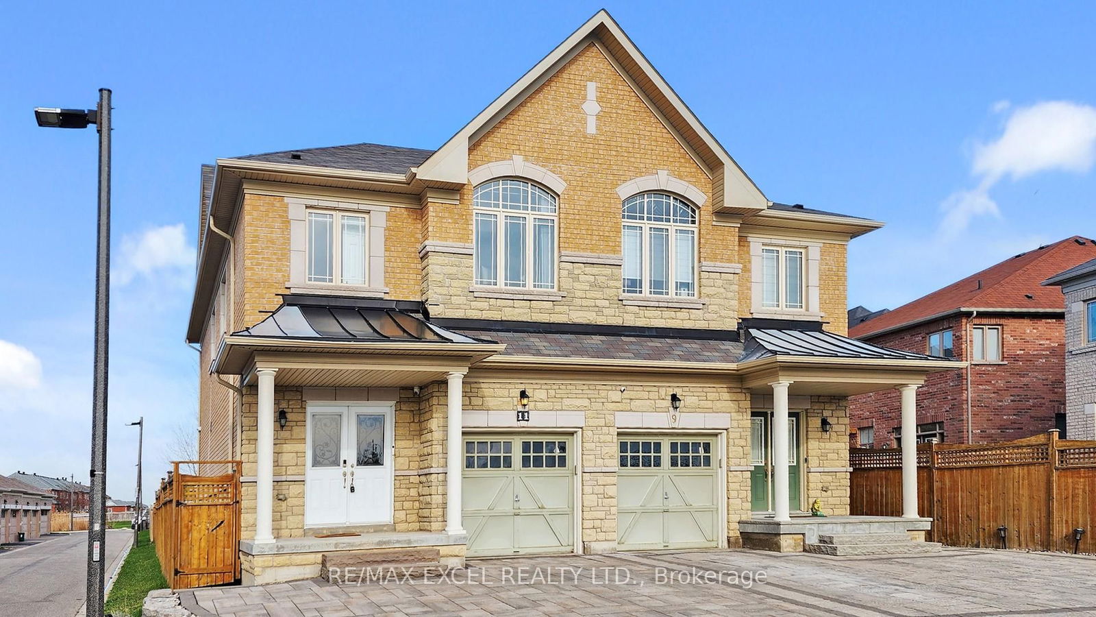 Semi-Detached House for sale at 11 Unity Gardens Drive, Markham, Village Green-South Unionville, L3R 5R6 - MLS: N12114525