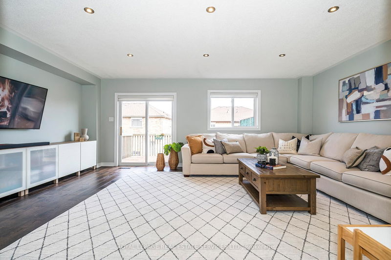 641 Bondi Ave, Newmarket - Gorham-College Manor image-0-0