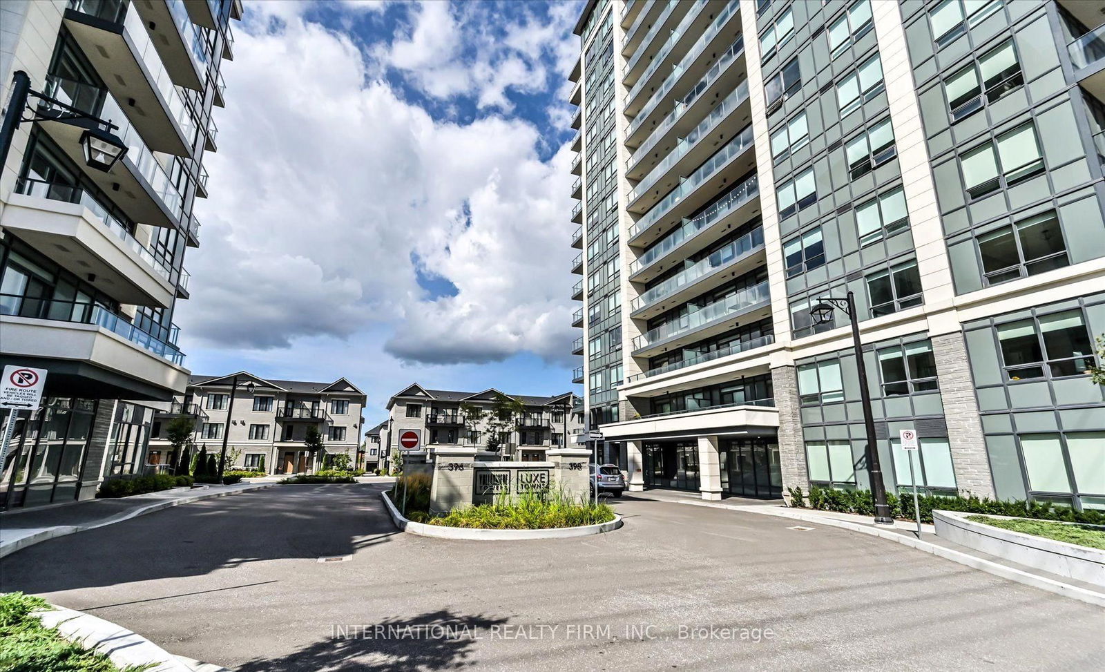 Condo for sale at Suite 912-398 Highway 7 Road, Richmond Hill, Doncrest, L4B 0G6 - MLS: N12115606