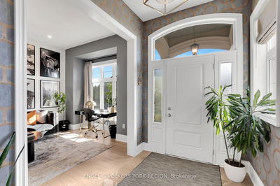 11 Cairns Gate, King - King City image-0-2
