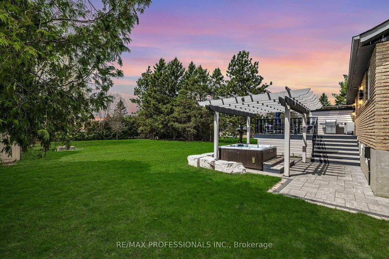 16 Wales Ave N, Adjala-Tosorontio, L0M 1J0 | Image 2