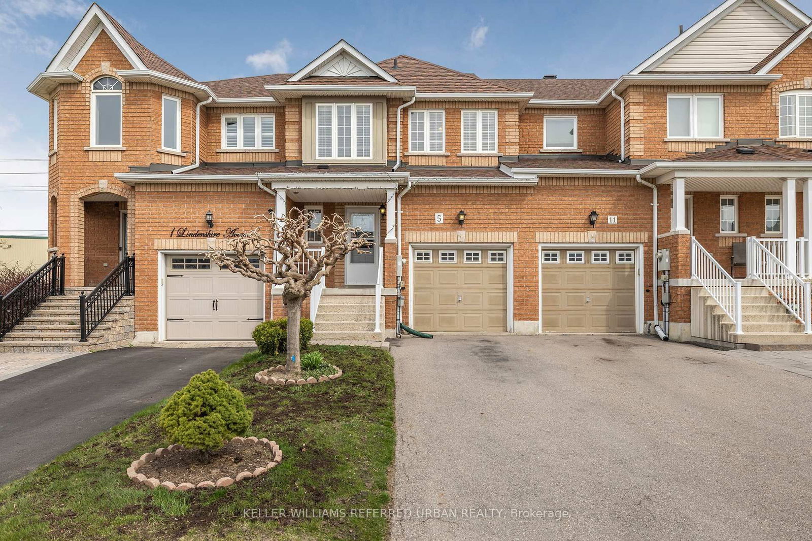 Townhouse for sale at 5 Lindenshire Avenue, Vaughan, Maple, L6A 4A4 - MLS: N12116020