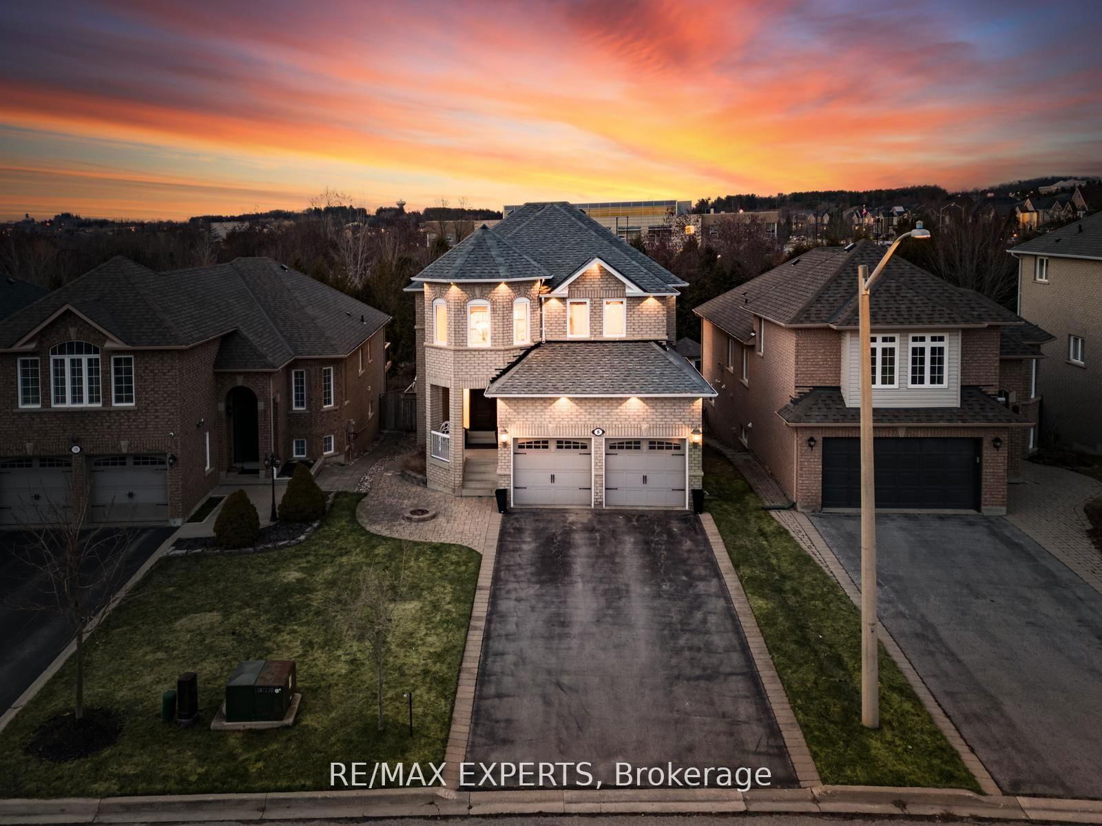 Detached House for sale at 8 Wildflower Drive, Richmond Hill, Oak Ridges, L4E 3Y5 - MLS: N12116109