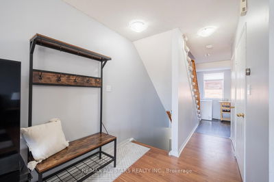 Unit 214 — 12421 Ninth Line, Whitchurch-Stouffville - Stouffville image-0-2