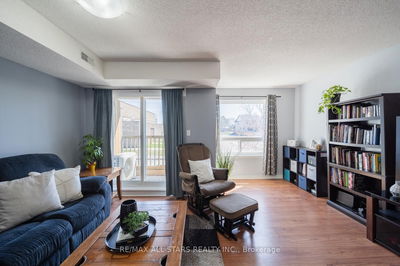 Unit 214 — 12421 Ninth Line, Whitchurch-Stouffville - Stouffville image-0-4