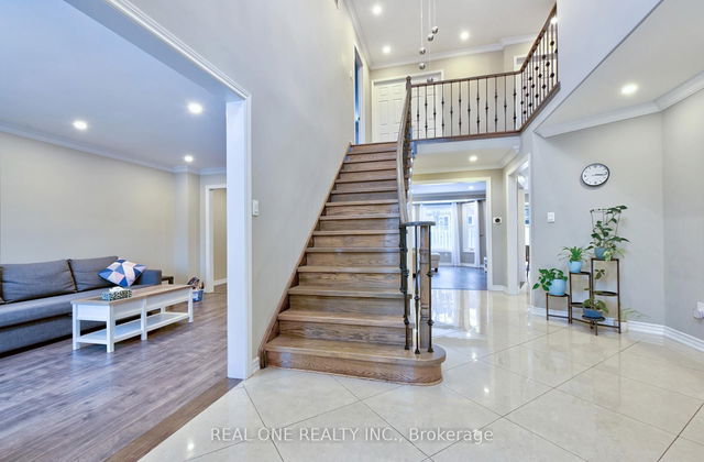 90 Morrison Crescent