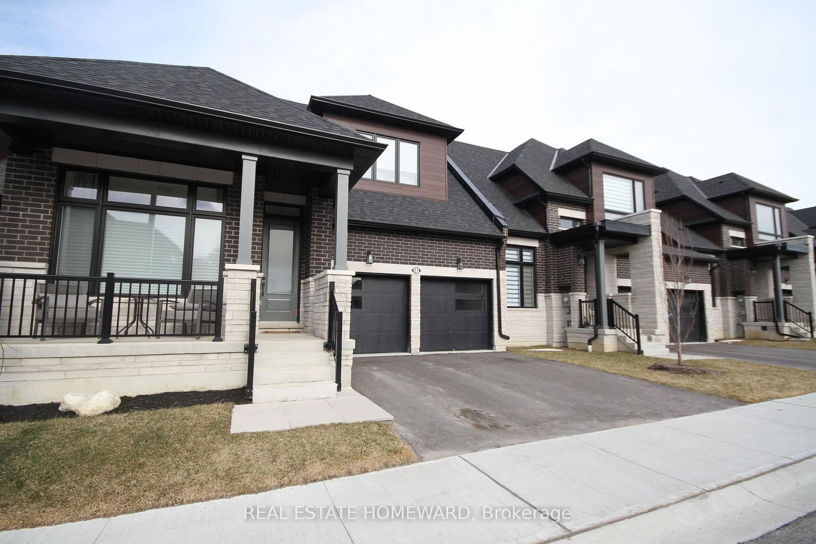 Townhouse for sale at 11 Lois Torrance Trail, Uxbridge, Uxbridge, L9P 0R9 - MLS: N12116395