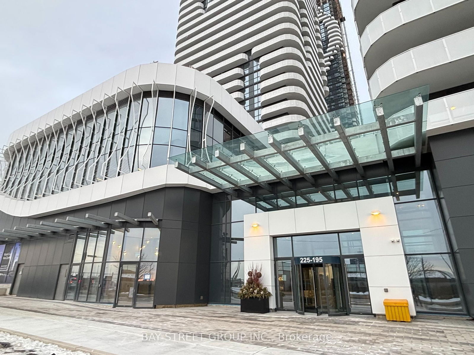 Condo for lease at 4303-195 Commerce Street, Vaughan, Vaughan Corporate Centre, L4K 0P9 - MLS: N12116528