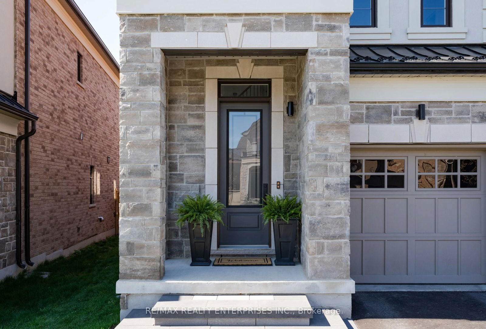 Detached House for sale at 15 Botelho Circle, Aurora, Bayview Southeast, L4G 3X2 - MLS: N12116696