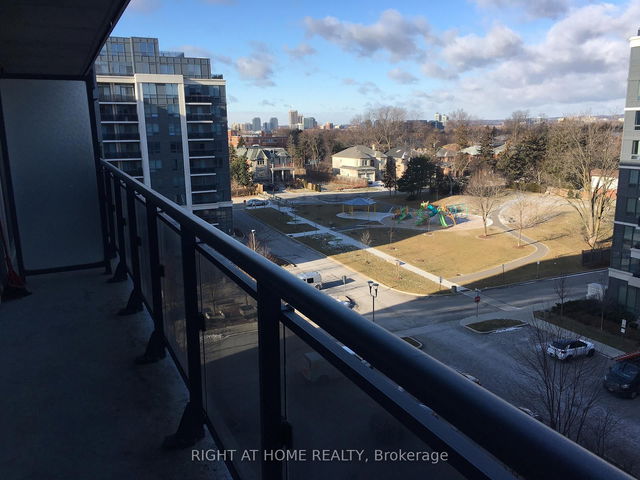 818 - 372 Highway 7 Avenue