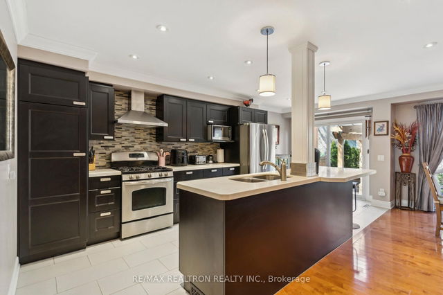 6 Chestnut Gate