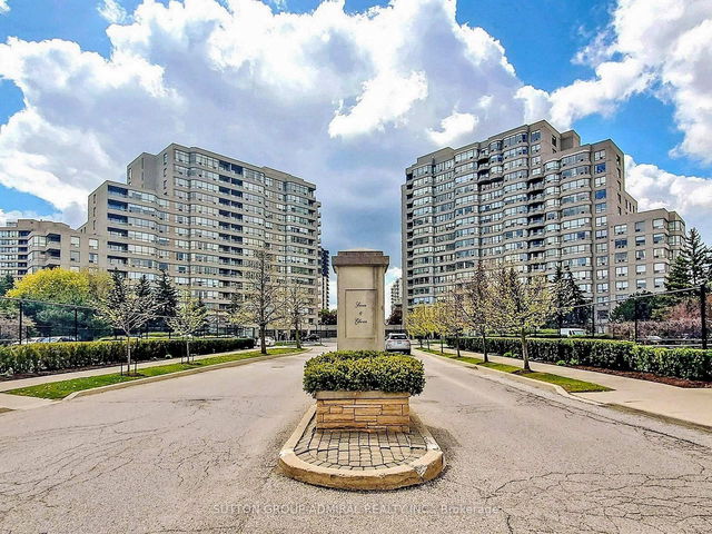 401 - 11 Townsgate Drive