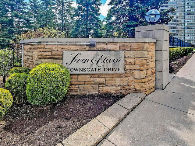 401 - 11 Townsgate Drive