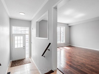 44 MARTELL Gate, Aurora - Bayview Northeast image-0-2