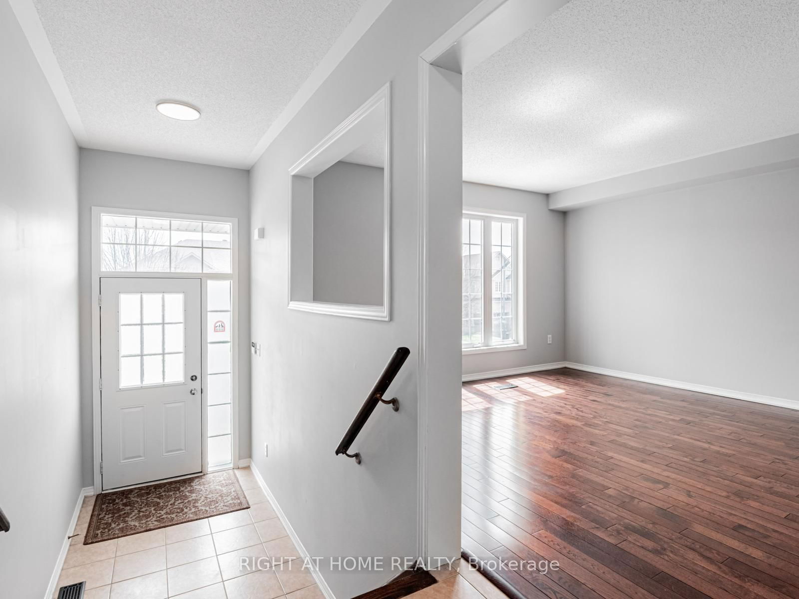 Townhouse for sale at 44 MARTELL Gate, Aurora, Bayview Northeast, L4G 0A3 - MLS: N12117239