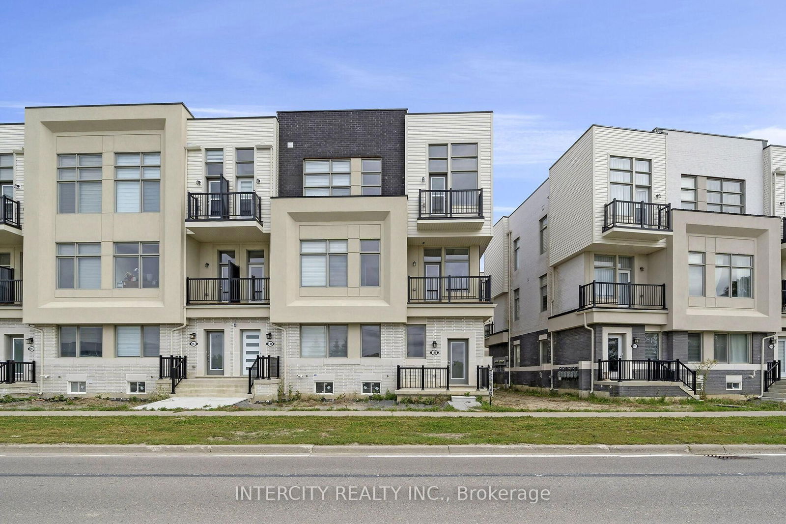 Townhouse for sale at 139 Markland Street, Markham, Cachet, L6C 3B5 - MLS: N12117659