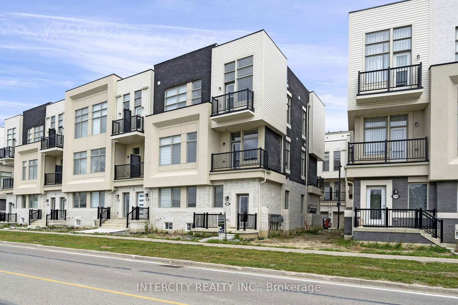 Townhouse for sale at 139 Markland Street, Markham, Cachet, L6C 3B5 - MLS: N12117659