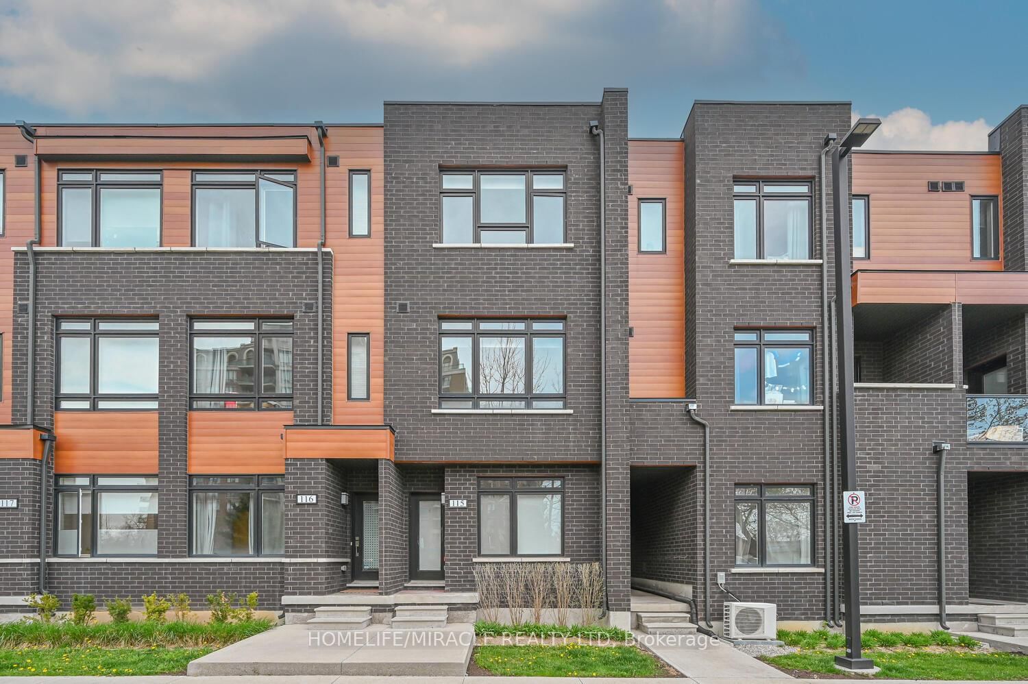Townhouse for sale at 115-370 Red Maple Road, Richmond Hill, Langstaff, L4C 6P5 - MLS: N12117682