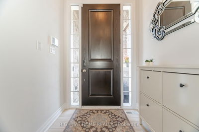 77 Robert Berry Cres, King - King City image-0-3