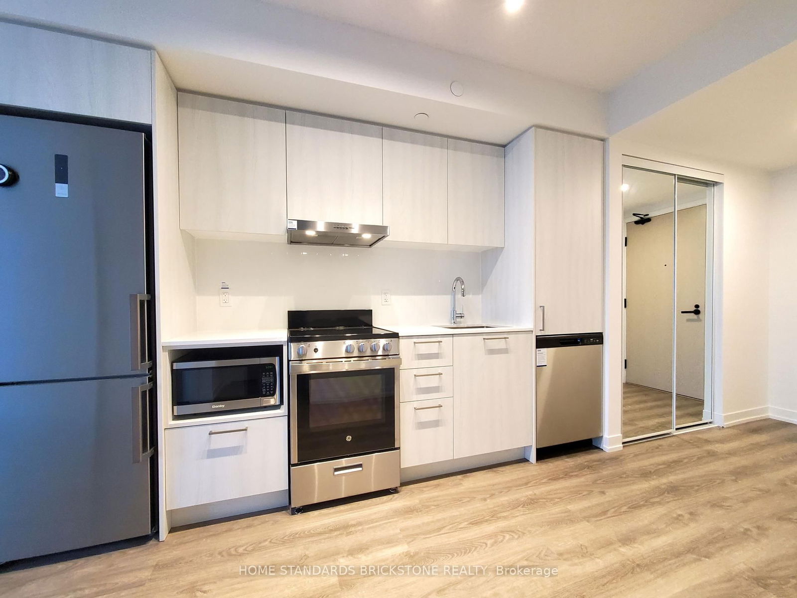 Condo for lease at 3709-195 Commerce Street, Vaughan, Vaughan Corporate Centre, L4K 0P9 - MLS: N12118378