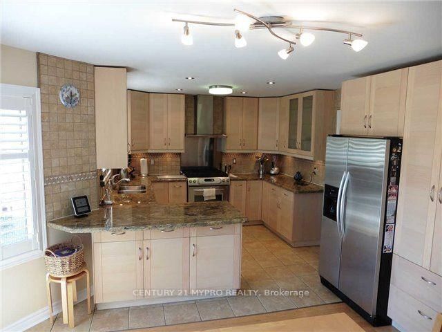 Detached House for lease at 1 Brookwood Drive, Richmond Hill, Devonsleigh, L4S 1E8 - MLS: N12118499