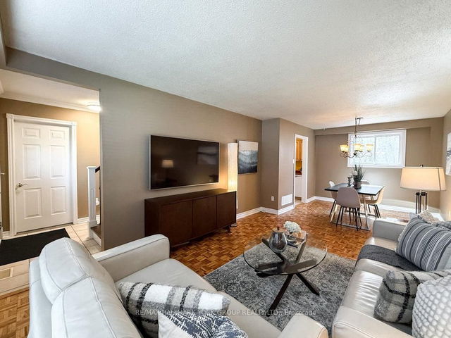 384 Handley Crescent