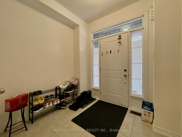 18 William Adams Lane