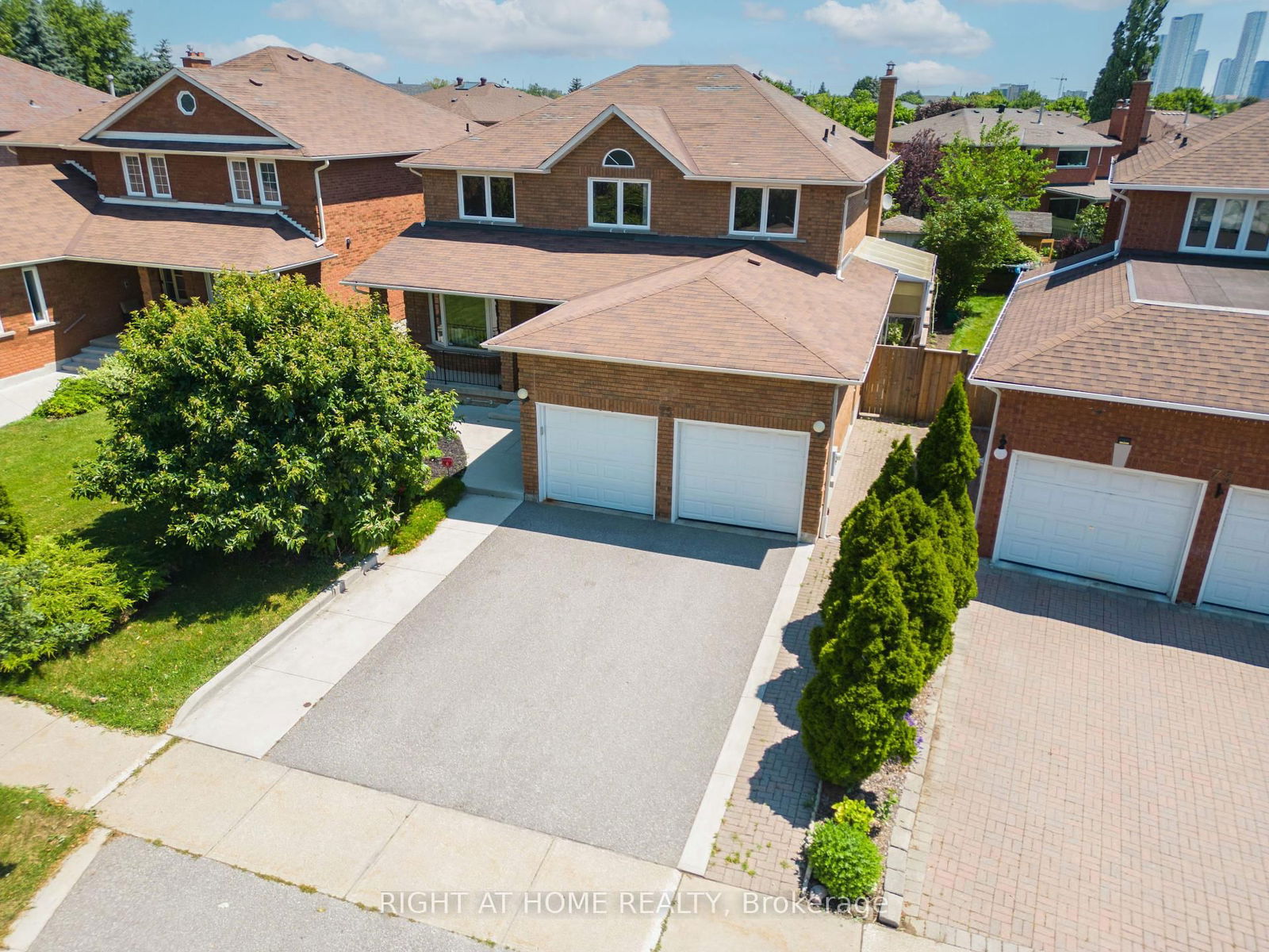 Detached House for sale at 75 Father Ermanno Crescent, Vaughan, East Woodbridge, L4L 7L9 - MLS: N12118880
