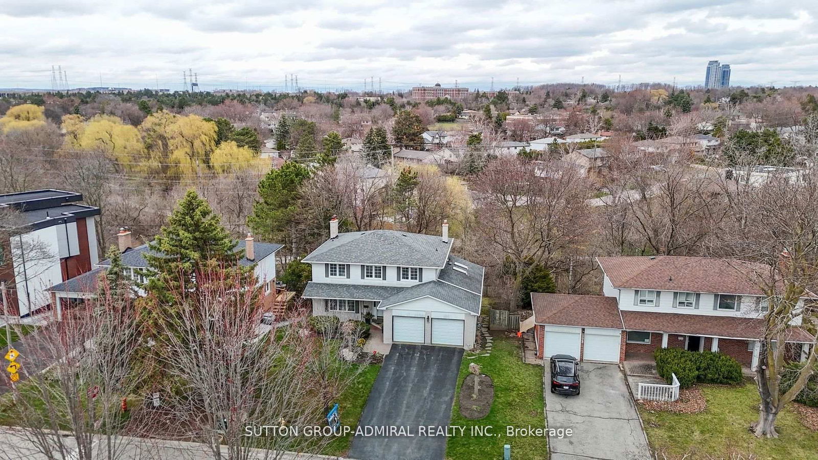 Detached House for sale at 175 Bay Thorn Drive, Markham, Royal Orchard, L3T 3V2 - MLS: N12119092