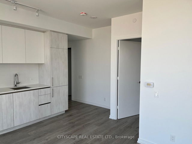 4206 - 7890 Jane Street
