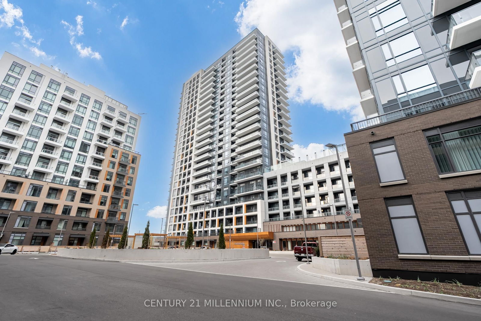 Condo for sale at 404-7950 Bathurst Street, Vaughan, Beverley Glen, L4J 0L4 - MLS: N12119391