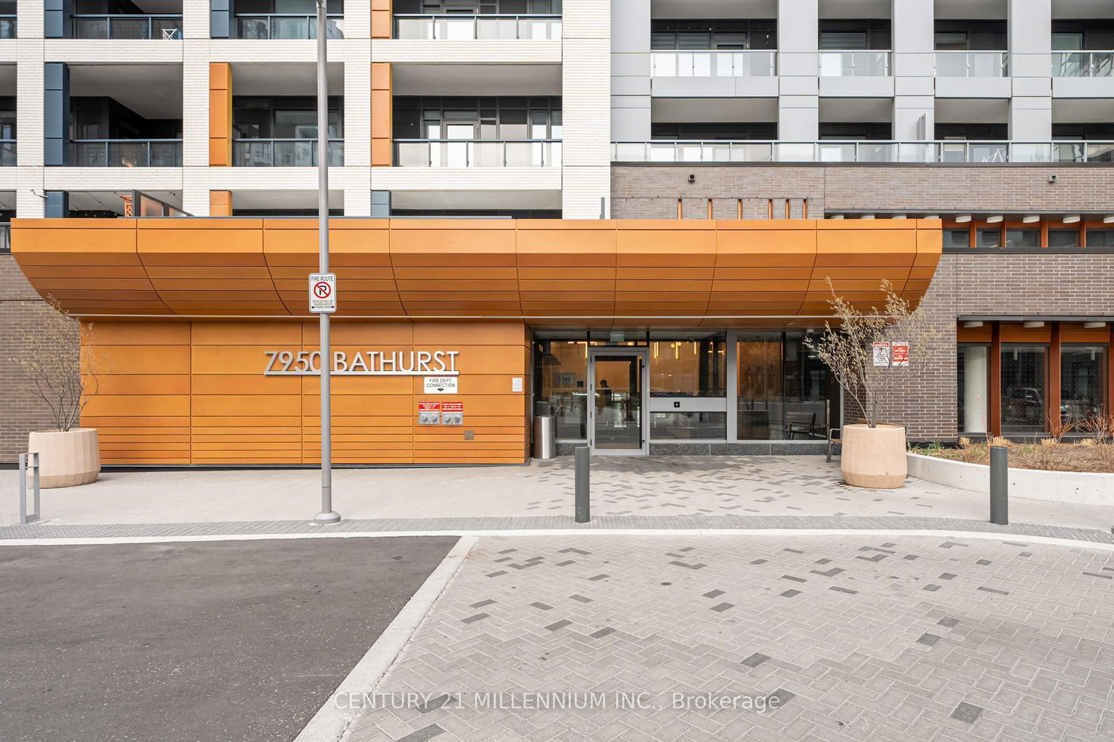 Condo for sale at 404-7950 Bathurst Street, Vaughan, Beverley Glen, L4J 0L4 - MLS: N12119391
