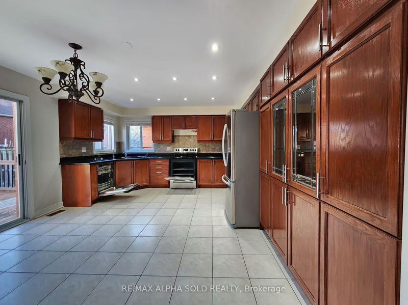 home for lease on 77 Westchester Crescent