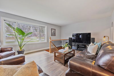 315 Agar Ave, Bradford West Gwillimbury - Bradford image-0-3