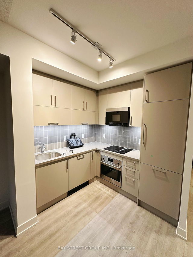 1017 - 56 Andre De Grasse Street