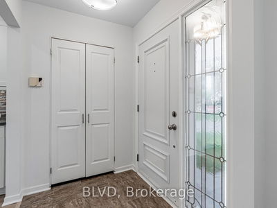 33 Law Cres, Richmond Hill - North Richvale image-0-2