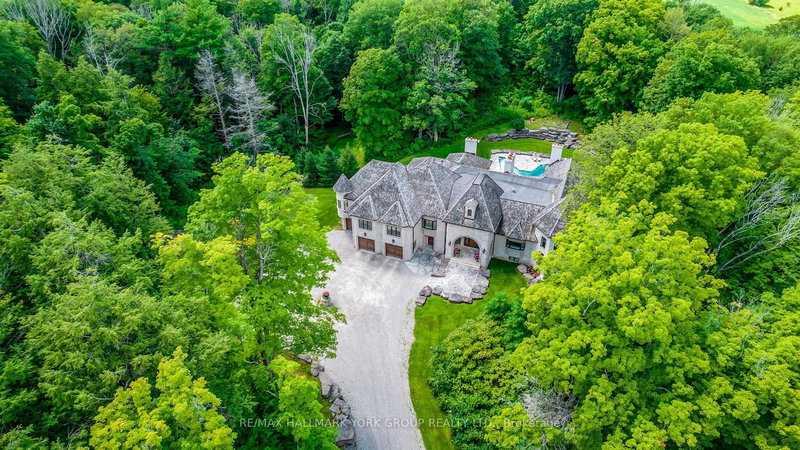 1865 Davis Dr W, King, L3Y 4V9 | Image 2