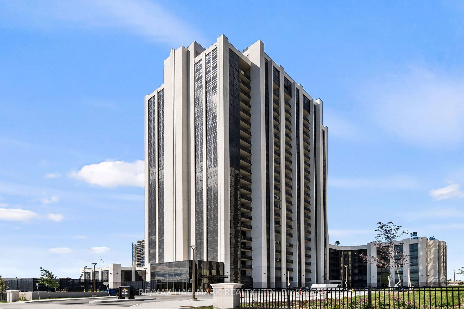Condo for sale at 902-9075 Jane Street, Vaughan, Concord, L4K 0L7 - MLS: N12121094
